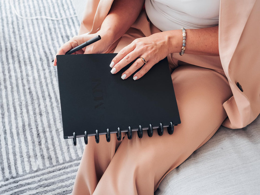 Personalized Disc Bound Planner with Gift Box: Weekly & Daily Goals